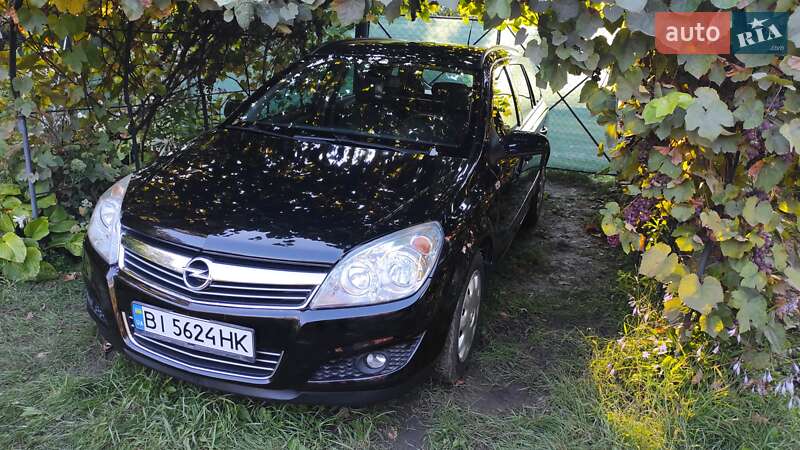 Универсал Opel Astra 2008 в Полтаве