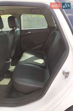 Универсал Opel Astra 2015 в 