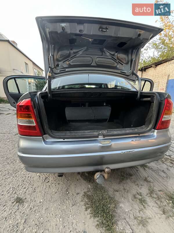 Седан Opel Astra 2007 в Днепре