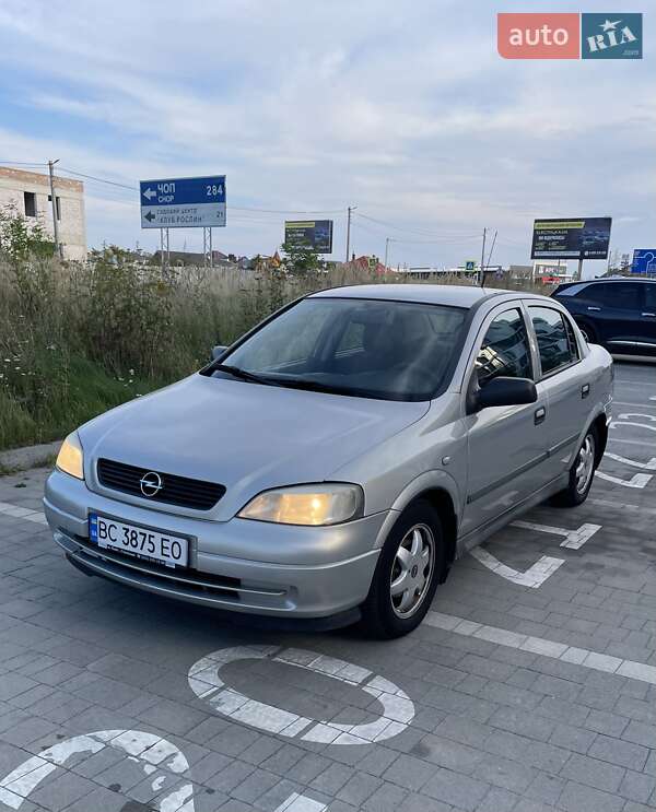 Седан Opel Astra 2008 в Львове