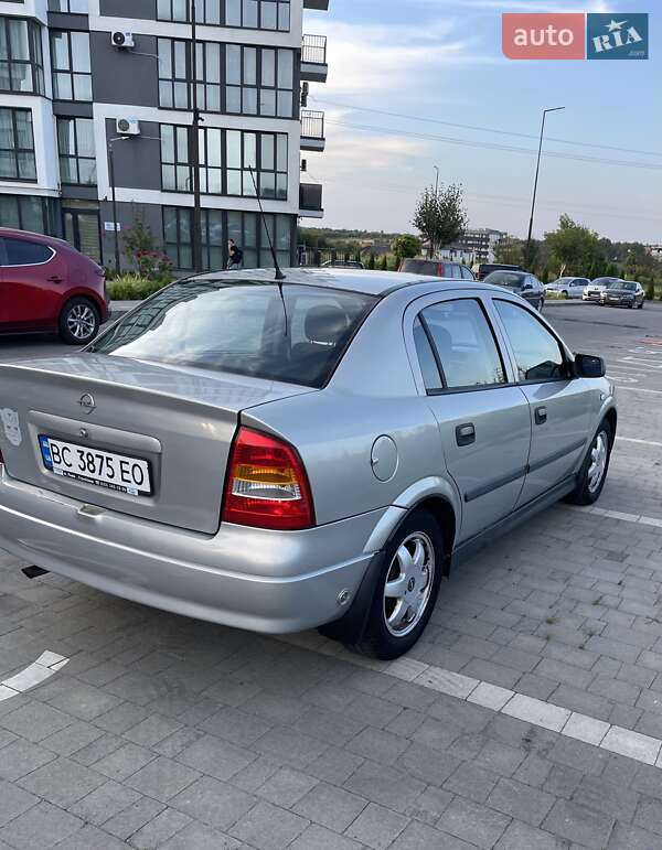 Седан Opel Astra 2008 в Львове