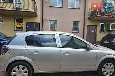 Хэтчбек Opel Astra 2009 в 
