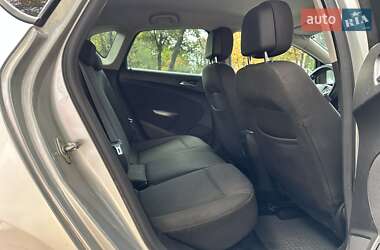 Хэтчбек Opel Astra 2010 в 