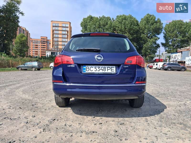 Універсал Opel Astra 2015 в Хмельницькому