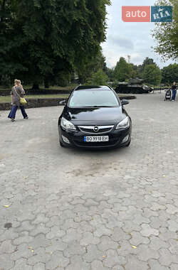 Универсал Opel Astra 2011 в 