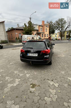 Универсал Opel Astra 2011 в 