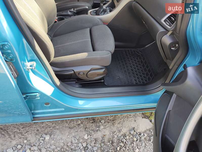 Універсал Opel Astra 2012 в Львові