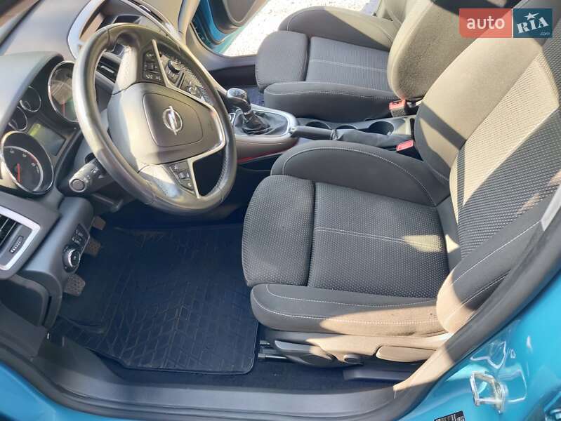 Універсал Opel Astra 2012 в Львові