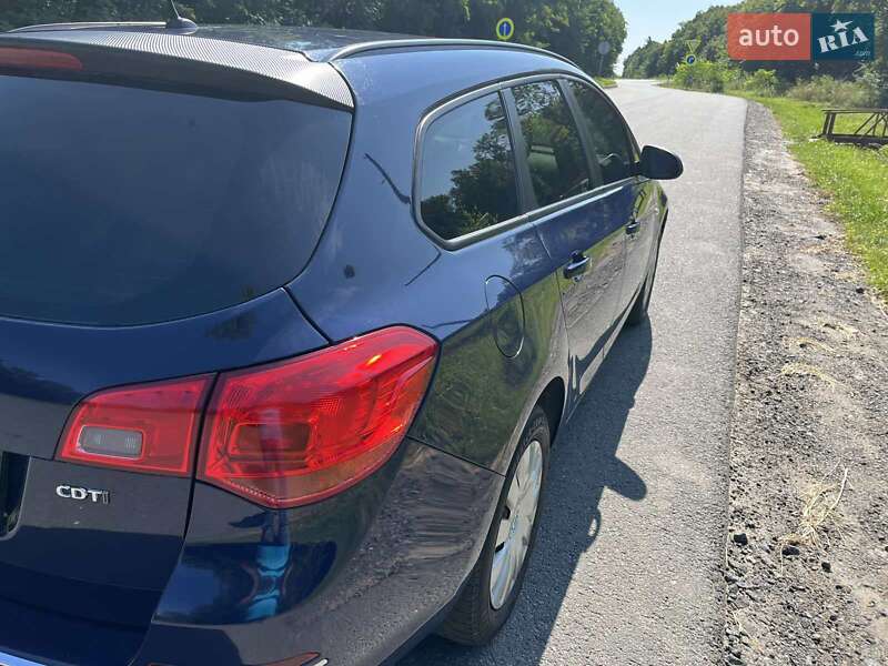Универсал Opel Astra 2013 в Красилове