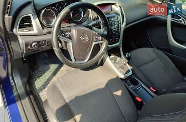 Универсал Opel Astra 2011 в 