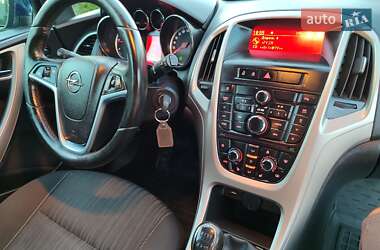 Универсал Opel Astra 2011 в 