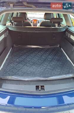 Универсал Opel Astra 2011 в 