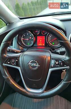 Универсал Opel Astra 2011 в 