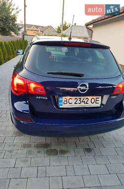 Универсал Opel Astra 2011 в 