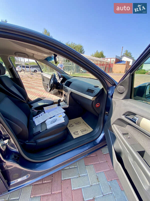 Хэтчбек Opel Astra 2008 в Белой Церкви