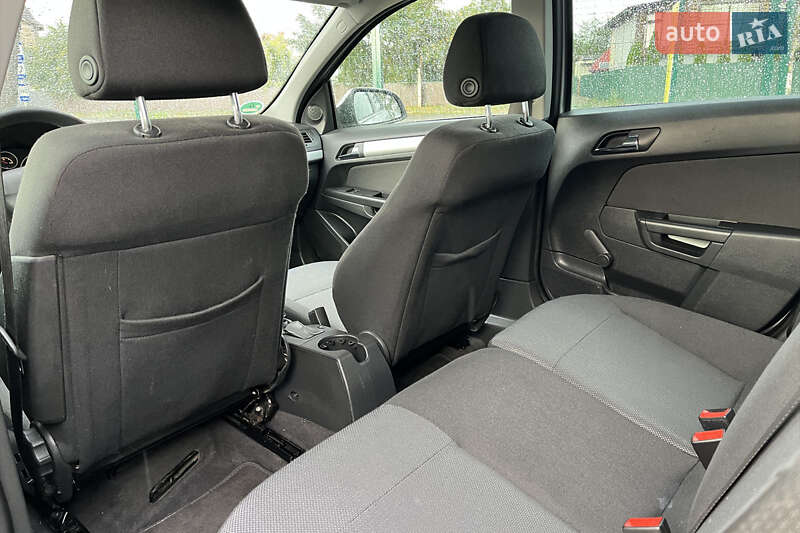 Универсал Opel Astra 2010 в Коломые