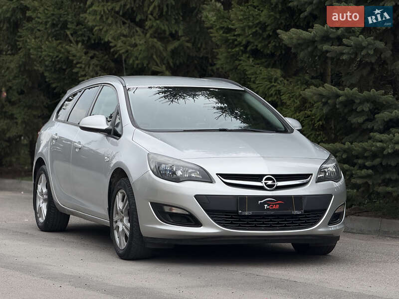 Универсал Opel Astra 2015 в Тернополе