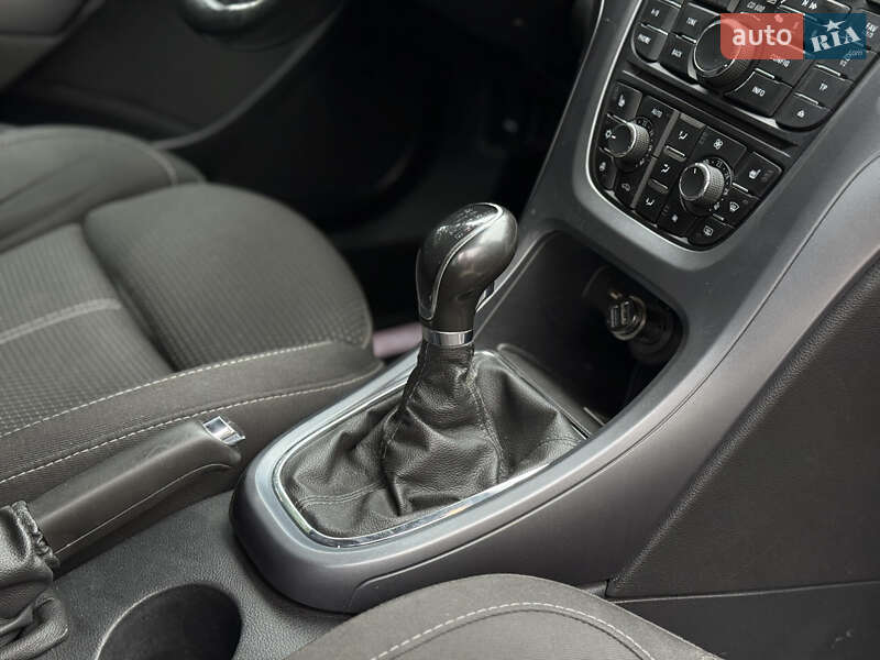 Универсал Opel Astra 2015 в Тернополе