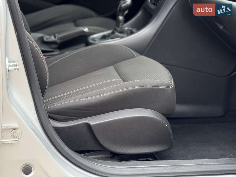 Универсал Opel Astra 2015 в Тернополе