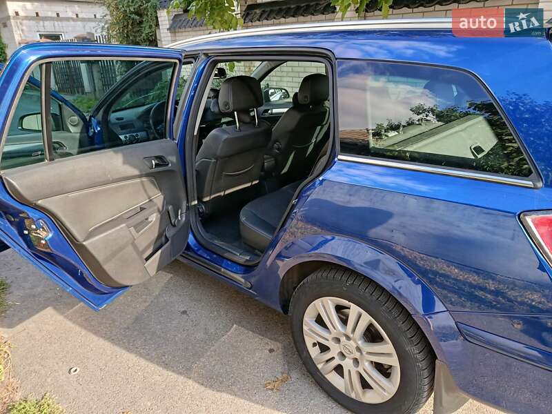 Универсал Opel Astra 2009 в Борисполе