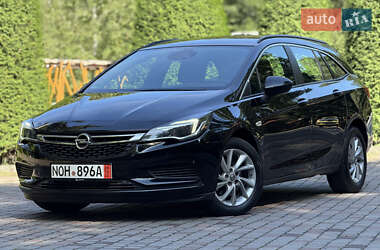 Універсал Opel Astra 2019 в Дрогобичі