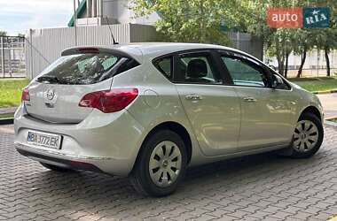 Хэтчбек Opel Astra 2012 в Александрие