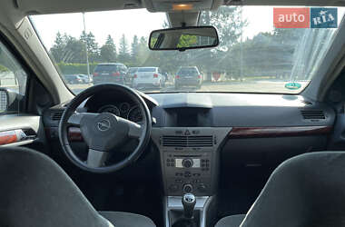 Универсал Opel Astra 2005 в 