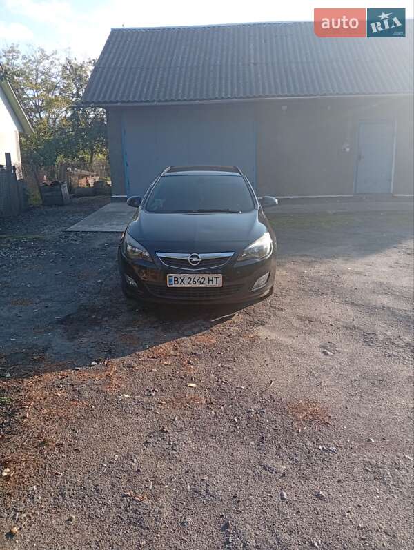 Opel Astra 2011