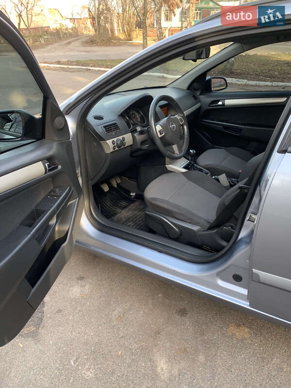 Универсал Opel Astra 2008 в Бобровице