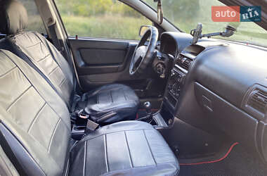 Седан Opel Astra 2005 в 