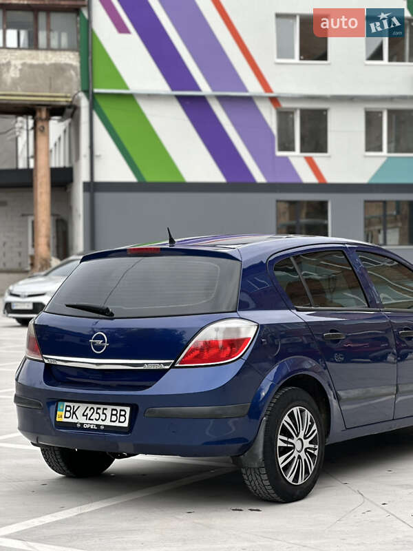 Хэтчбек Opel Astra 2005 в Звягеле