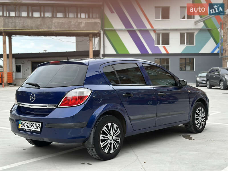 Хэтчбек Opel Astra 2005 в Звягеле