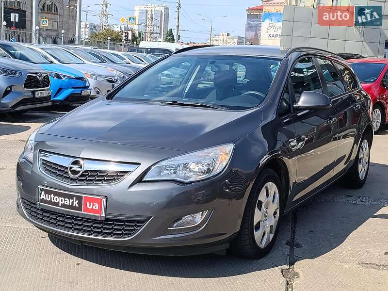 Opel Astra 2012