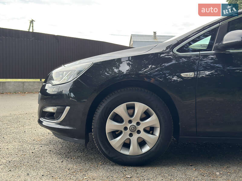 Универсал Opel Astra 2016 в Киеве