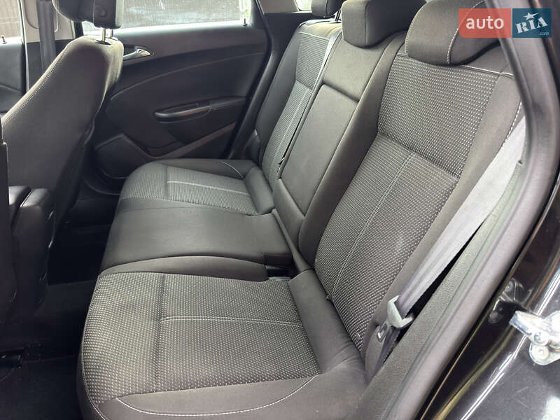Универсал Opel Astra 2016 в Киеве