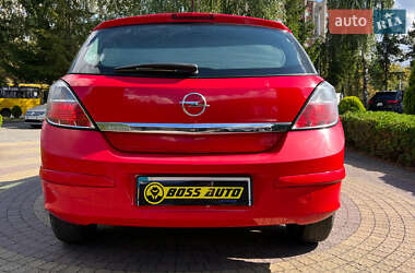 Хэтчбек Opel Astra 2013 в 