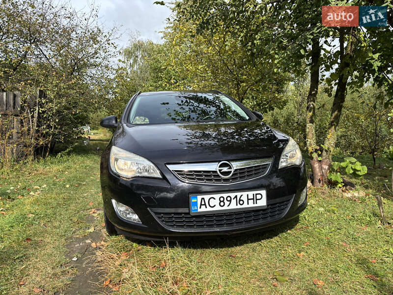 Opel Astra 2011