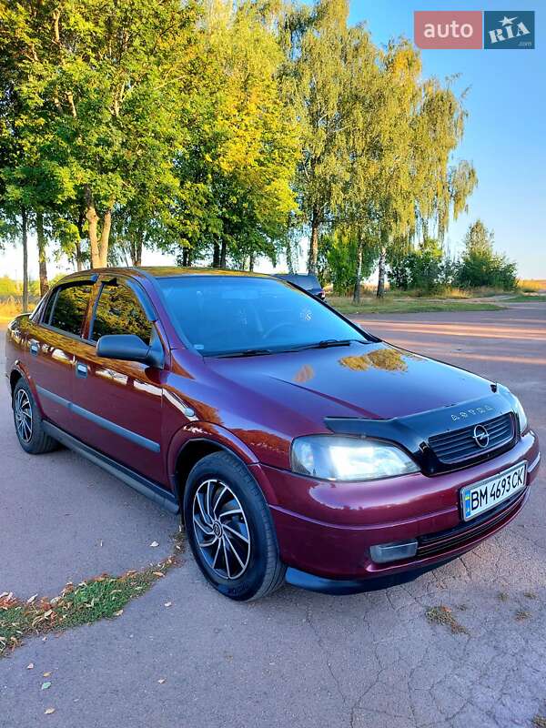Седан Opel Astra 2008 в Тростянце