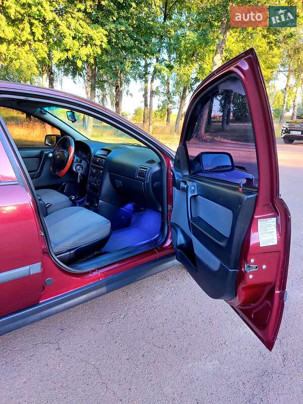 Седан Opel Astra 2008 в Тростянце