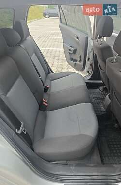 Универсал Opel Astra 2006 в 