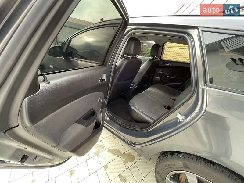 Универсал Opel Astra 2013 в Дрогобыче