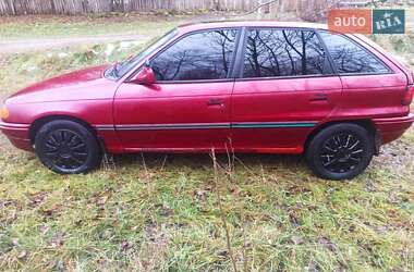 Хэтчбек Opel Astra 1992 в 