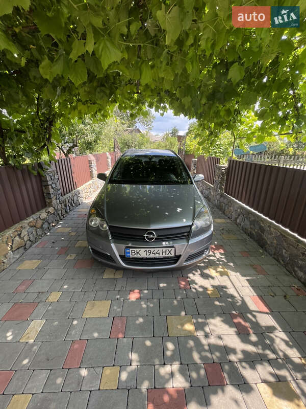 Универсал Opel Astra 2005 в 