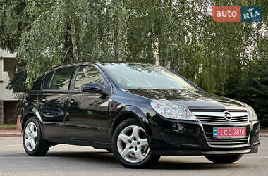 Хэтчбек Opel Astra 2007 в 