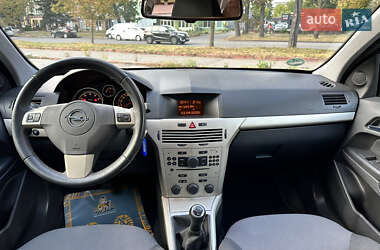 Хэтчбек Opel Astra 2007 в 