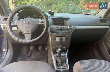Универсал Opel Astra 2006 в 