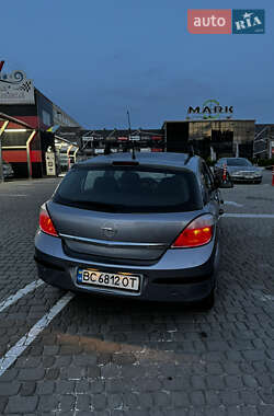 Хэтчбек Opel Astra 2006 в 