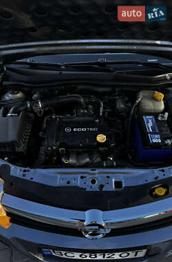 Хэтчбек Opel Astra 2006 в 
