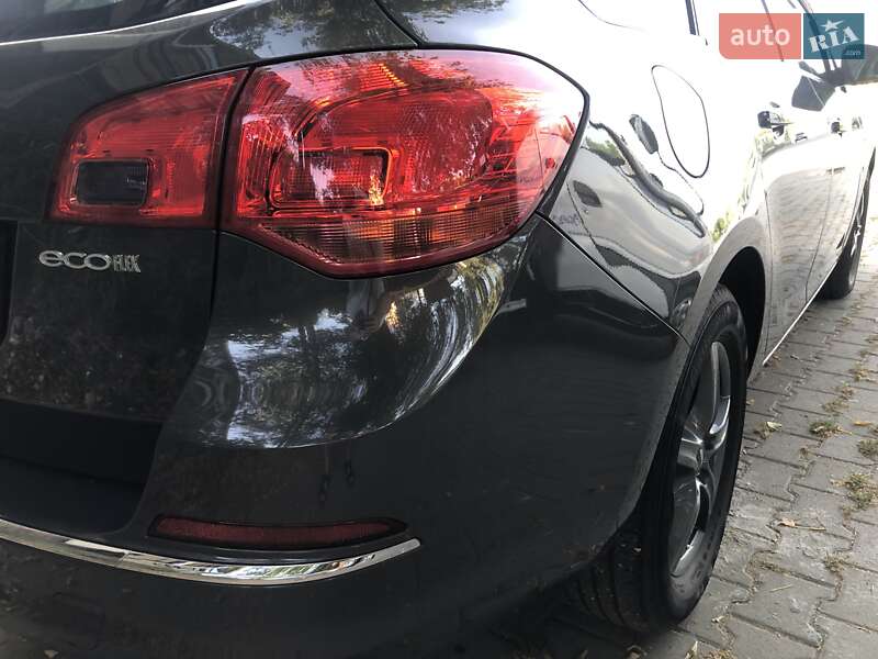 Универсал Opel Astra 2015 в Черновцах