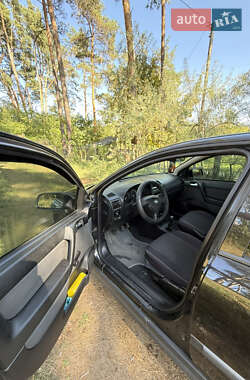 Седан Opel Astra 2008 в  фото 11 Седан Opel Astra 2008 в